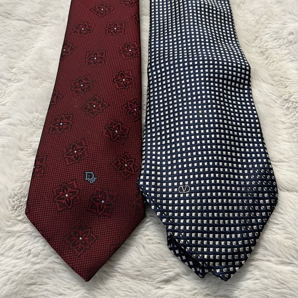 2 designer ties - Picture 1 of 9